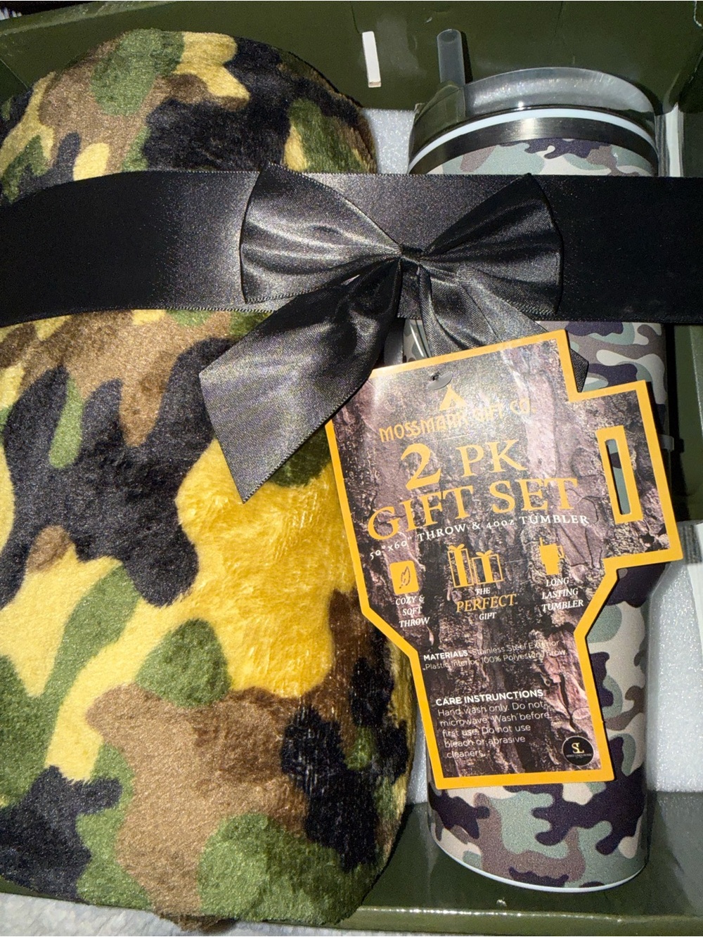 Mossmark 2 piece set- Camo Throw and Tumbler Gift Set NIB